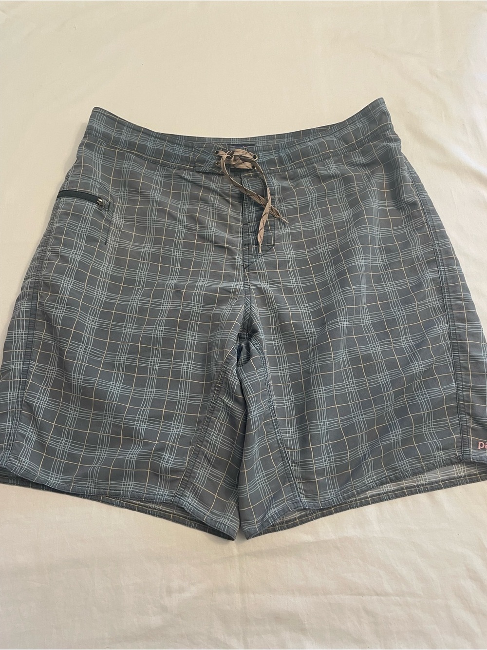 Patagonia Men's Wavefarer Board Shorts Plaid Grey Size 36